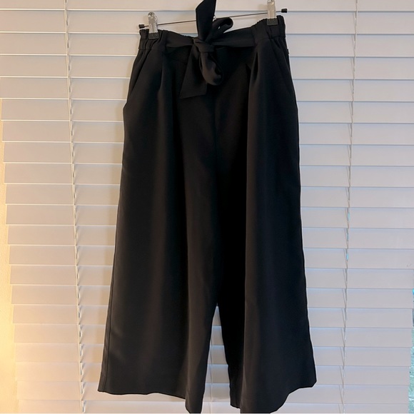 Lululemon lab. Dressy crops. Black. Dressy - Picture 2 of 5